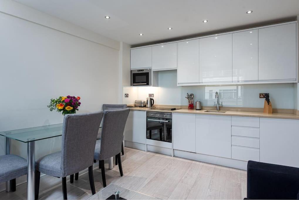 Chic Apartment - Fabulous Central Location In Zone 1 London Eksteriør bilde