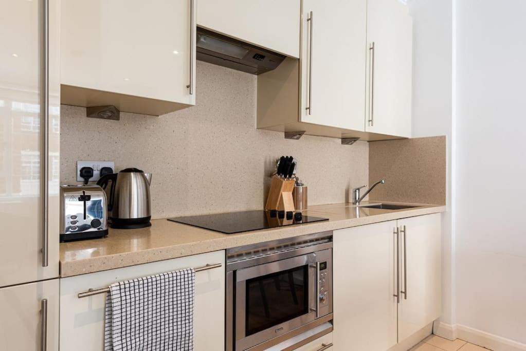 Chic Apartment - Fabulous Central Location In Zone 1 London Eksteriør bilde