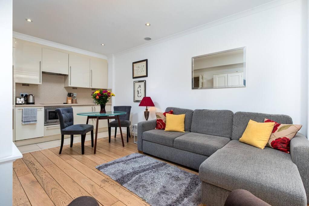 Chic Apartment - Fabulous Central Location In Zone 1 London Eksteriør bilde